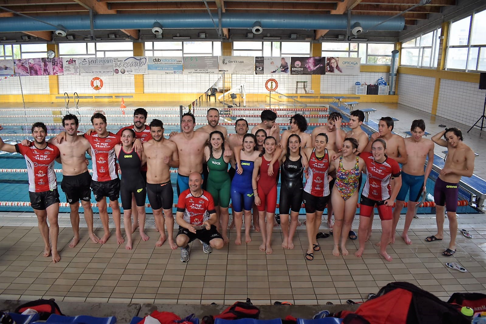 A 2ª da Liga Galega de Clubs arrinca en Carballo con 100 nadadores