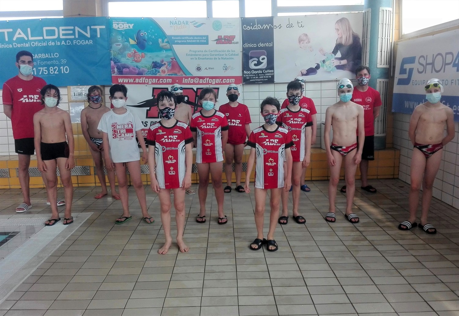 24 d@s nos@s nadadores-as compiten en Carballo e Ourense