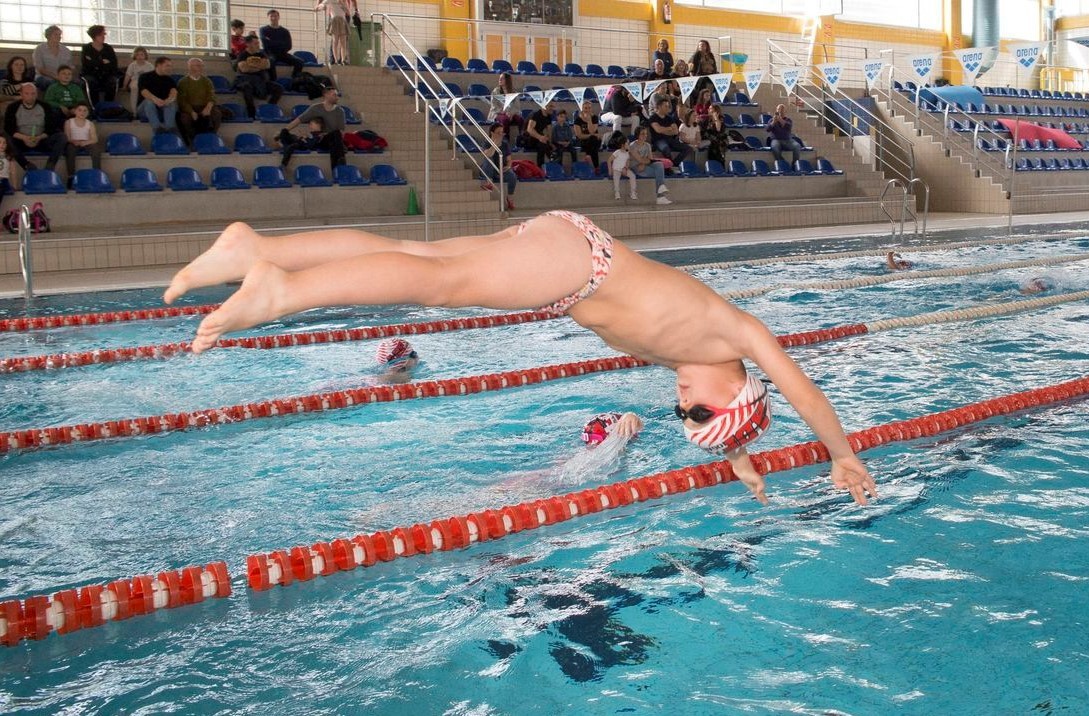 A Liga Alevín arrinca o sábado en Carballo con 110 nadadores en liza