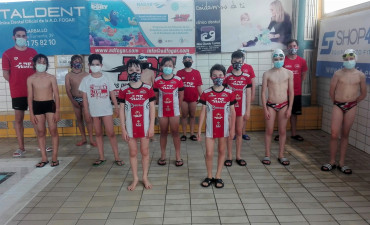 24 d@s nos@s nadadores-as compiten en Carballo e Ourense