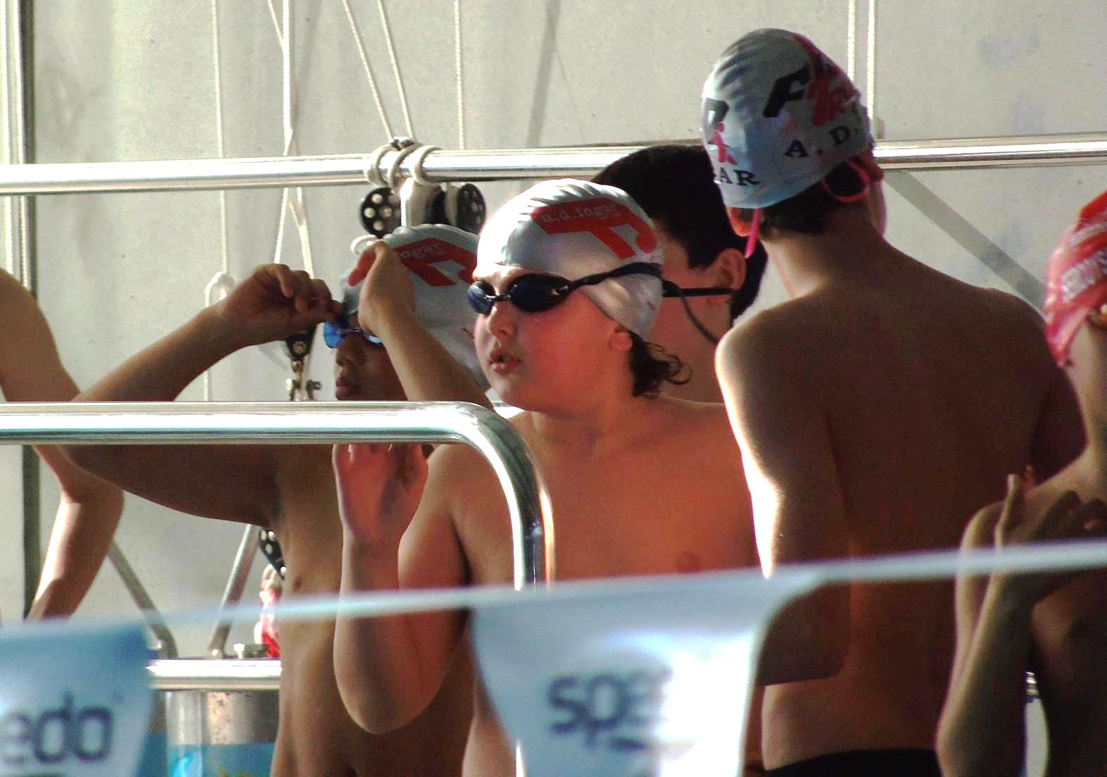150 Nadadores de la AD.Fogar miden sus fuerzas en Carballo