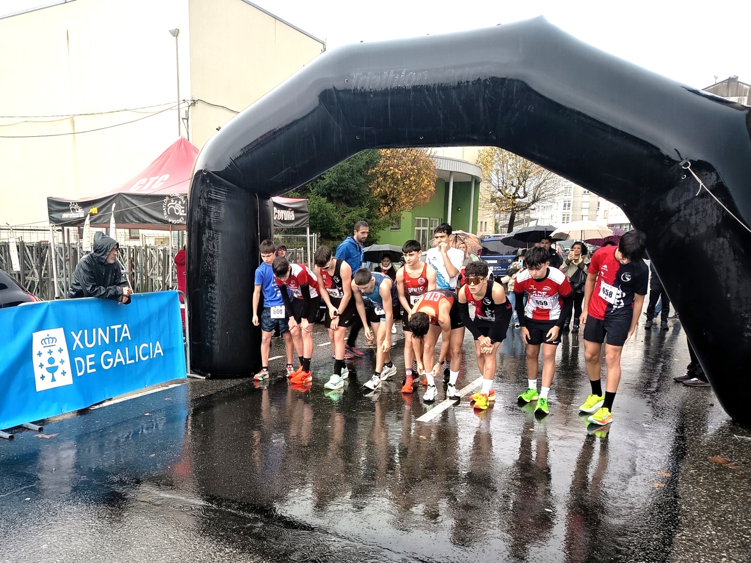 6 Medallas e 10 clasificad@s no Nada e Corre Concello de Carballo