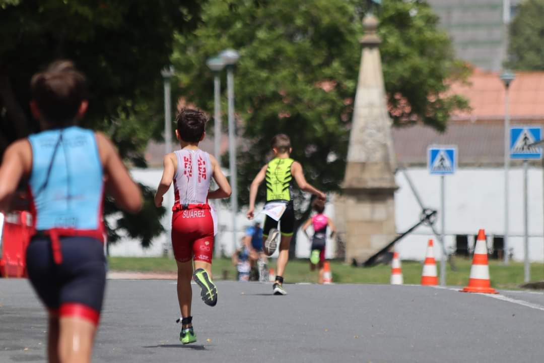 51 Atletas e triatletas compiten a fin de semana en Mondego e Lugo