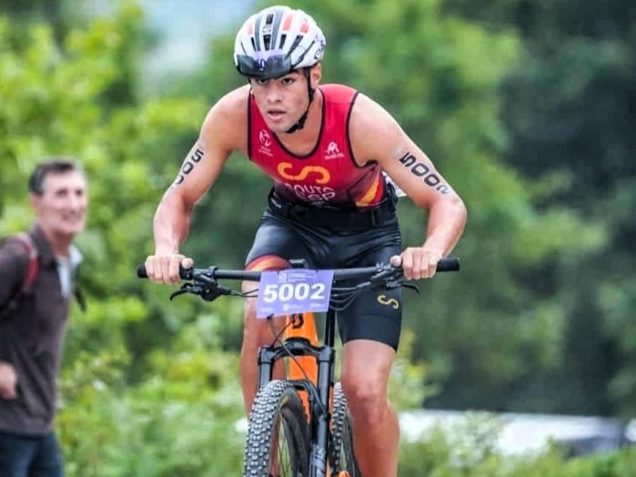 Prata de Hugo Souto no Mundial Multisport de Tríatlon Cros  