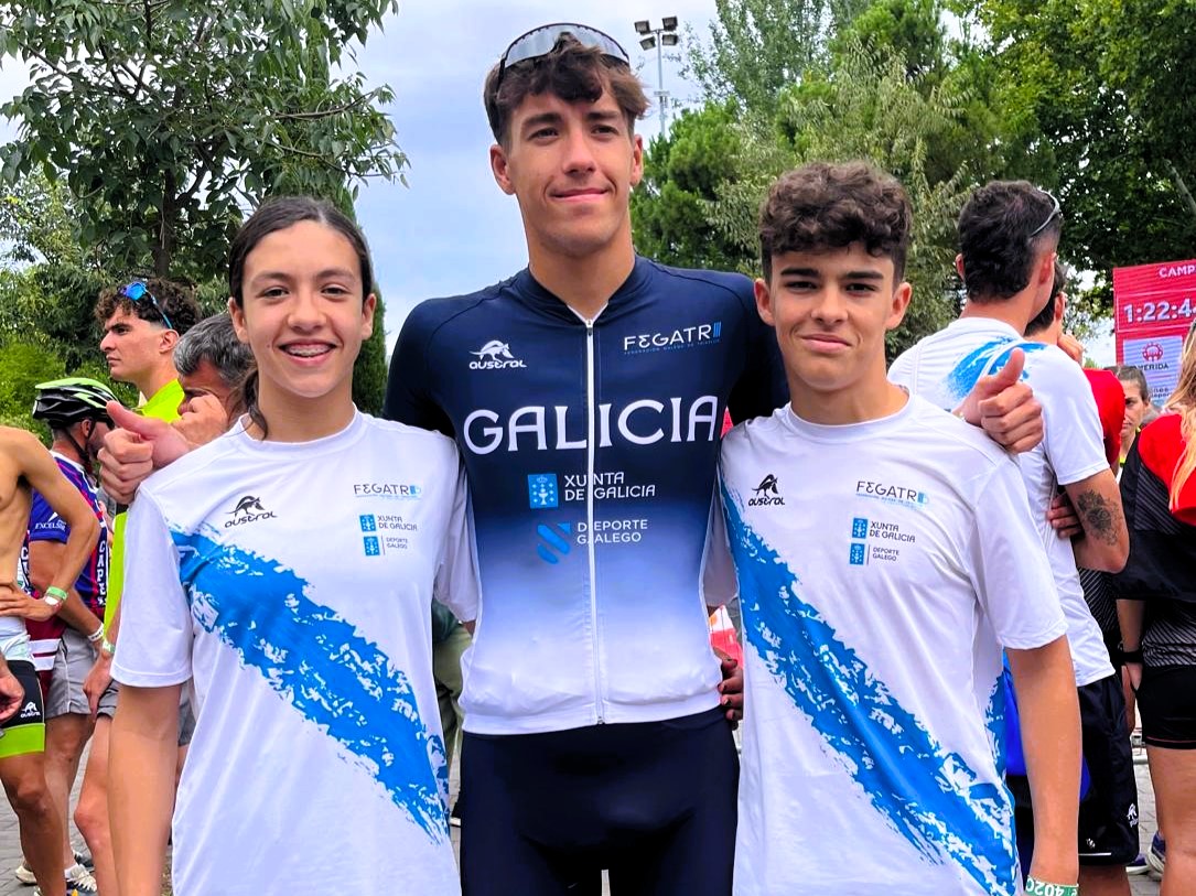 Tres d@s nos@s competiron coa selección galega de tríatlon