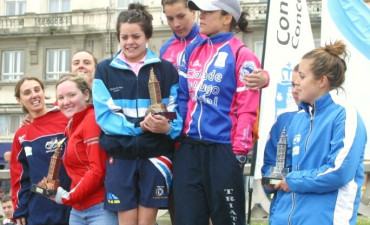 Las chicas 3ª y los chicos 5º, en el Triatlón de Riazor