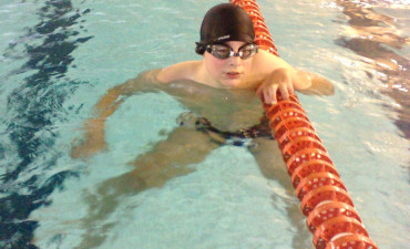 Javi Muñiz en el Open Ciudad de Oviedo de Natación Adaptada