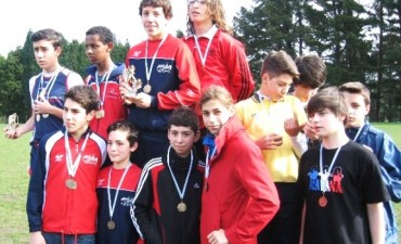 11 Triatletas de base corren el Provincial de Cross Escolar