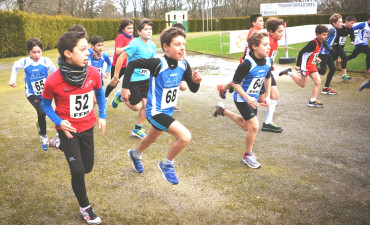 37 Jóvenes triatletas del Fogar en el Nada y Corre de Narón
