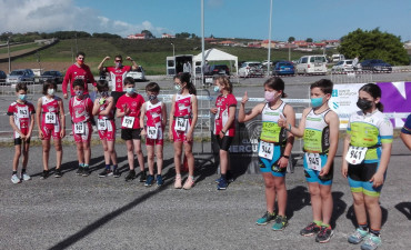 Os triatletas de base voltaron a competir no Dúatlon de Arteixo 