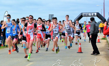 La Escuela de TRI acude al Duatlón de Santiago con 31 deportistas