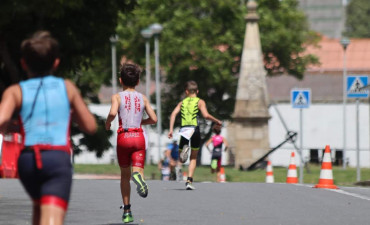 51 Atletas e triatletas compiten a fin de semana en Mondego e Lugo